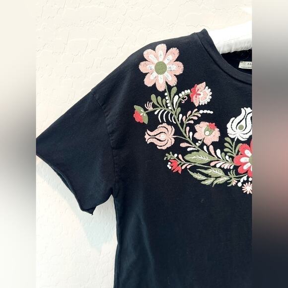 ZARA TRAFALUC | Black Embroidered Print Floral Boho Short Sleeve Tee | Small - Picture 3 of 7